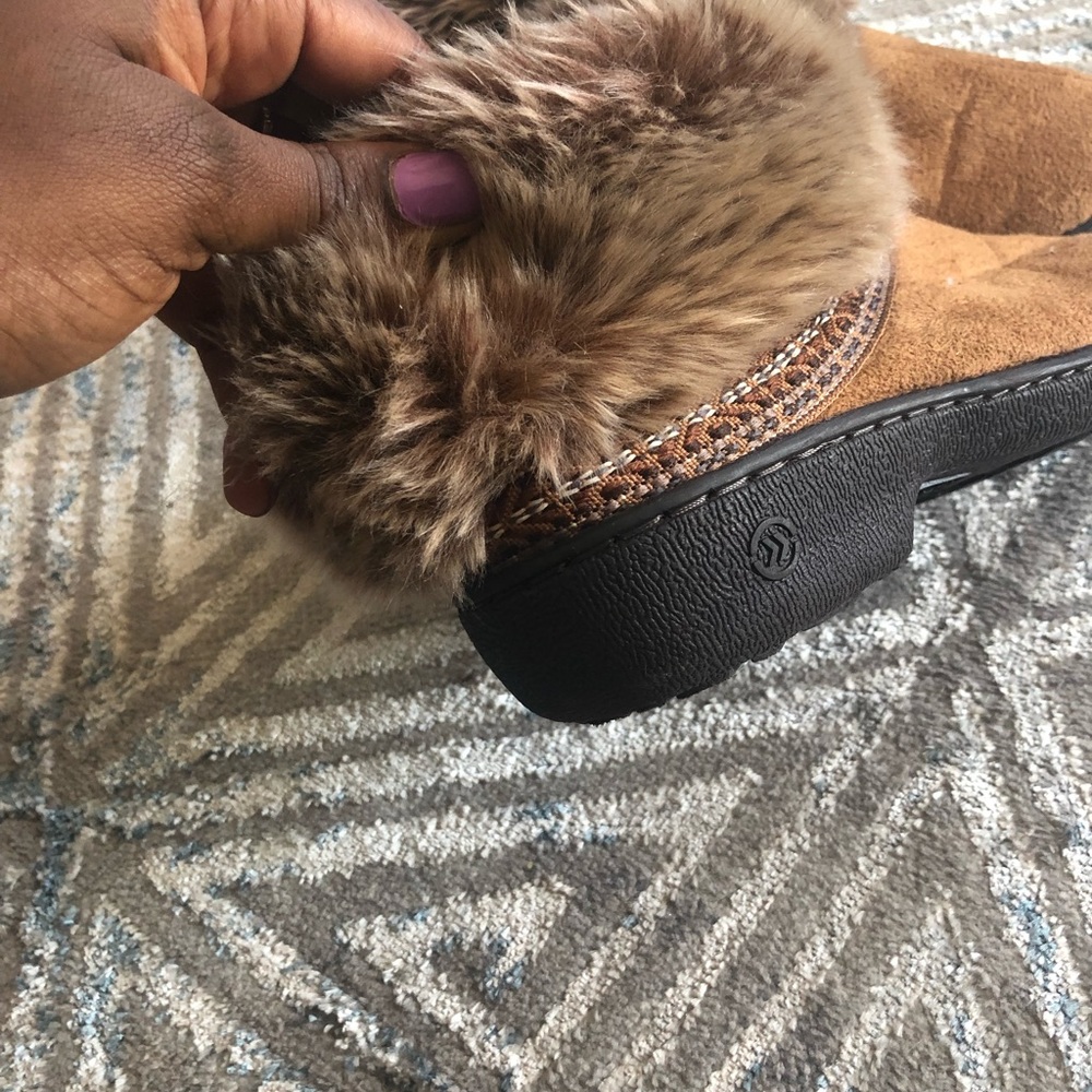 Slippers - Picture 5 of 6